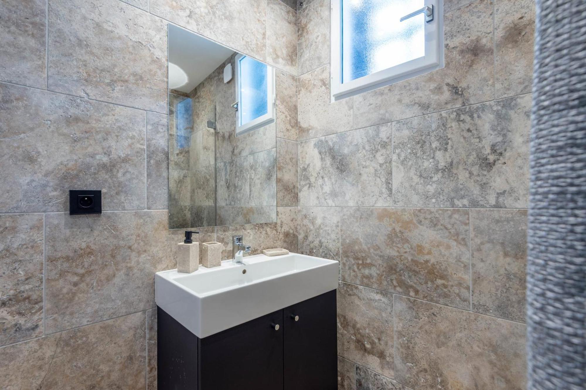 Le Beau Marcy - Contemporary City Centre Flat アヌシー エクステリア 写真